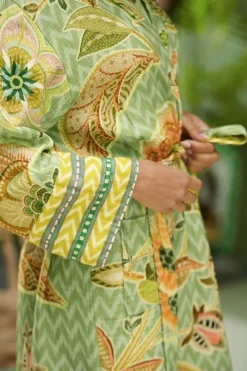 Pip Studio Strandmode|Noa Kimono Hakuna Hell Grün